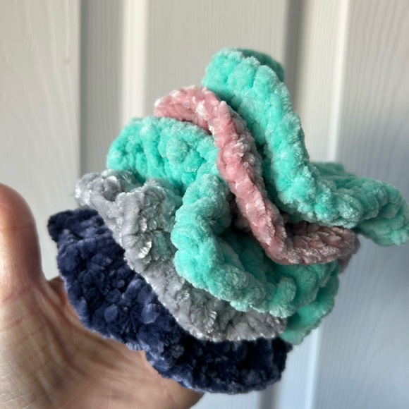 Hair Scrunchie - Picture 2 of 2
